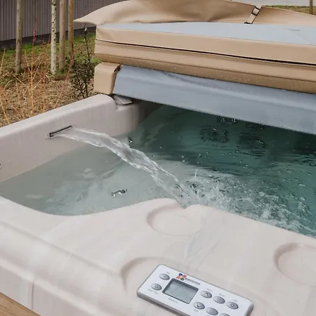 Nature Village - Cosy N°22 - 8 Personnes Avec Jacuzzi 롯지 불랑쥬